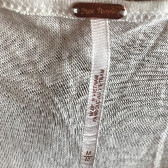 Free People “Bittersweet” cold shoulder white tee! - Picture 3 of 4